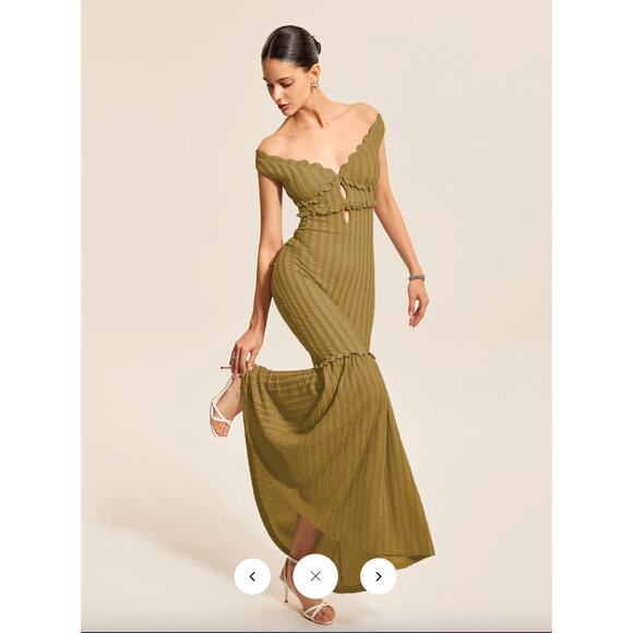 Commense Dresses & Skirts - NWT Commense Off-Shoulder Ruffle Detail Dress Sz S